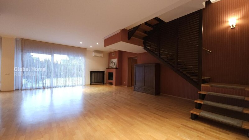 Pipera Vila 10 Camere 435 MP  Pipera - Ibiza Golf & Light Teren 453 MP  Parcare