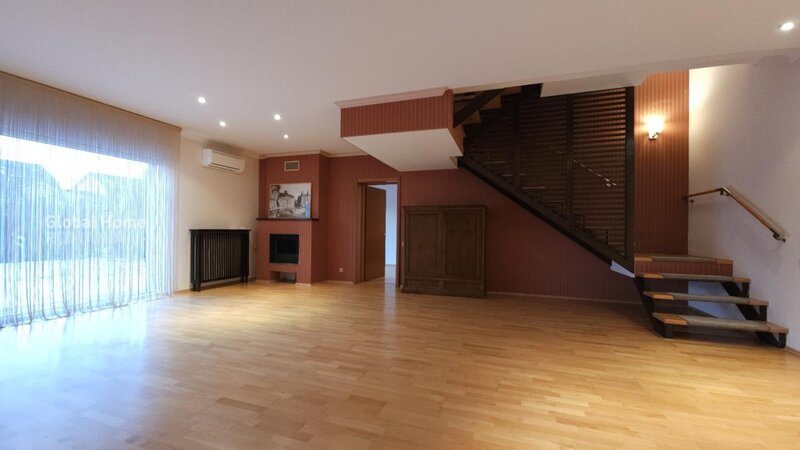 Pipera Vila 10 Camere 435 MP  Pipera - Ibiza Golf & Light Teren 453 MP  Parcare