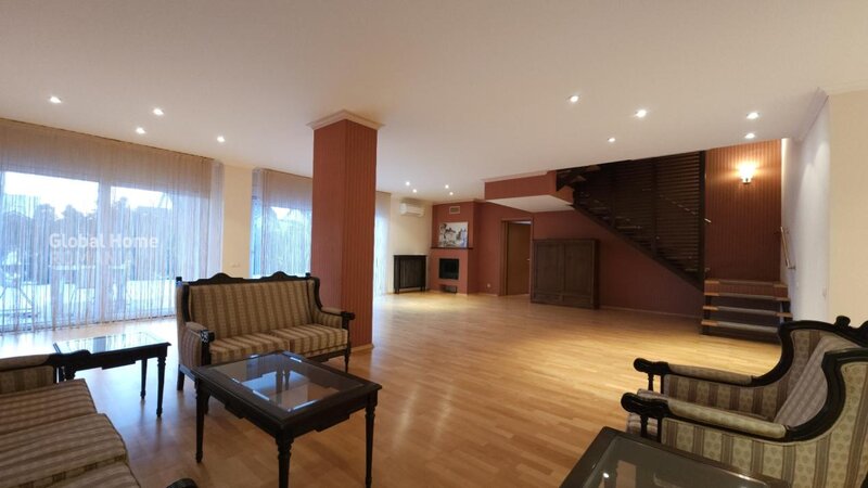 Pipera Vila 10 Camere 435 MP  Pipera - Ibiza Golf & Light Teren 453 MP  Parcare