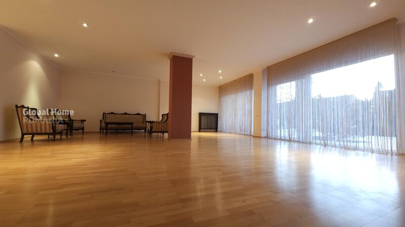 Pipera Vila 10 Camere 435 MP  Pipera - Ibiza Golf & Light Teren 453 MP  Parcare
