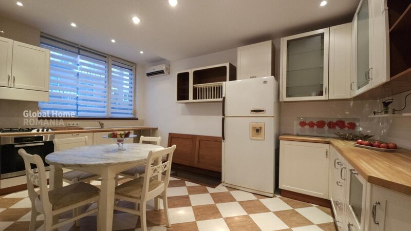 Pipera Vila 10 Camere 435 MP  Pipera - Ibiza Golf & Light Teren 453 MP  Parcare