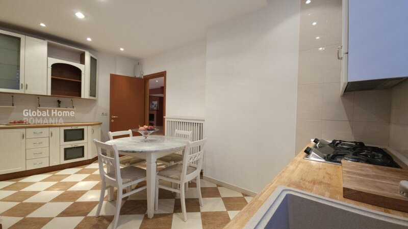 Pipera Vila 10 Camere 435 MP  Pipera - Ibiza Golf & Light Teren 453 MP  Parcare
